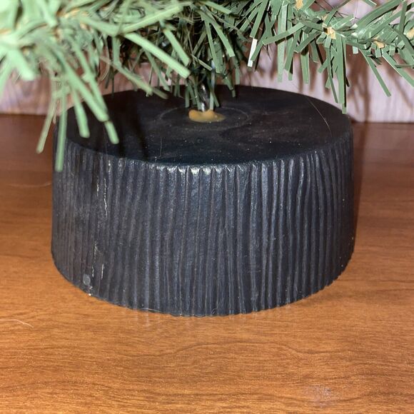 Miniature 24” Christmas Tree Incl. 14 Ornaments Skirt And Red Star Topper - Picture 9 of 10